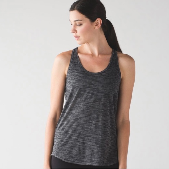 Lot of 2 Lululemon🍋Essential Tank’s - Picture 4 of 12